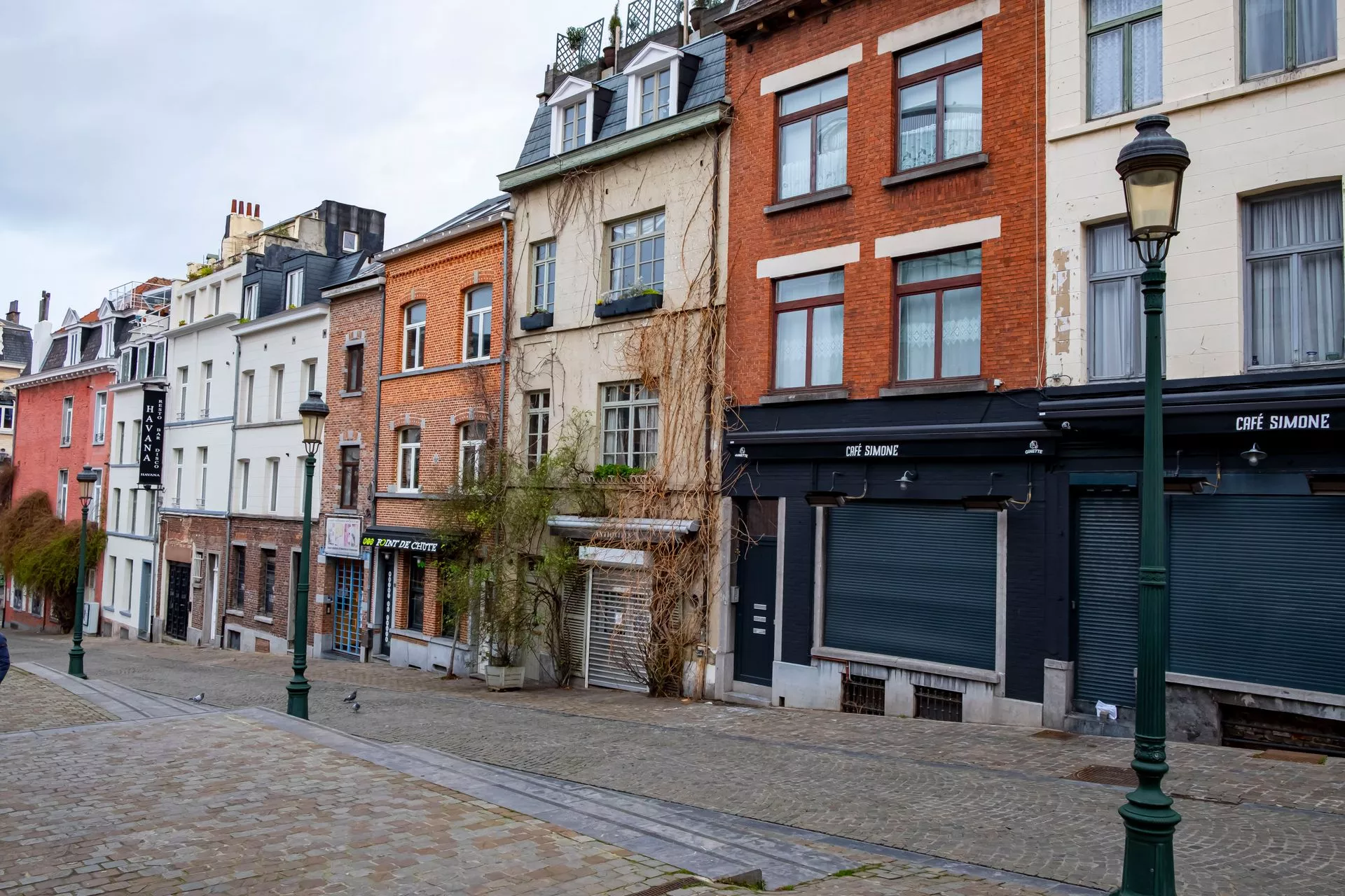 Rangée de maisons de ville bruxelloises en briques, Forest